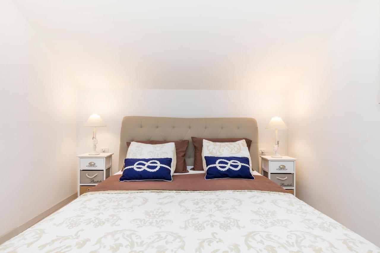 Apartments Priko 63 Mali Lošinj Esterno foto
